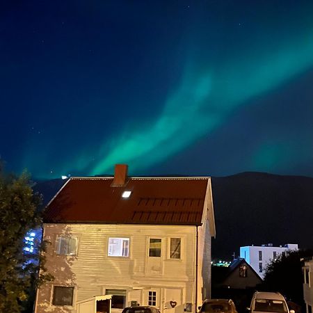 Centrally Located Apartment In Classic Townhouse Tromsø Eksteriør bilde