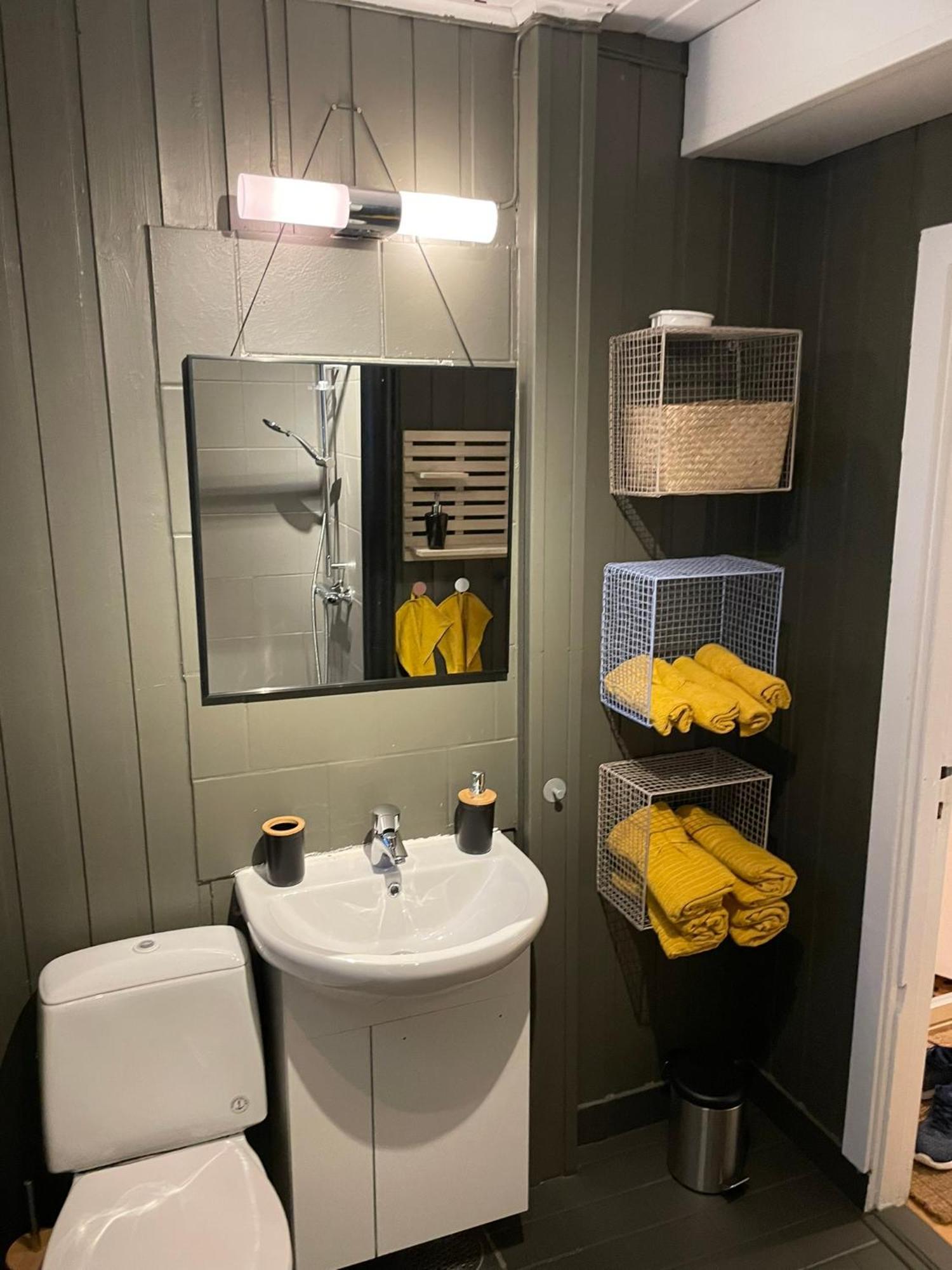 Centrally Located Apartment In Classic Townhouse Tromsø Eksteriør bilde