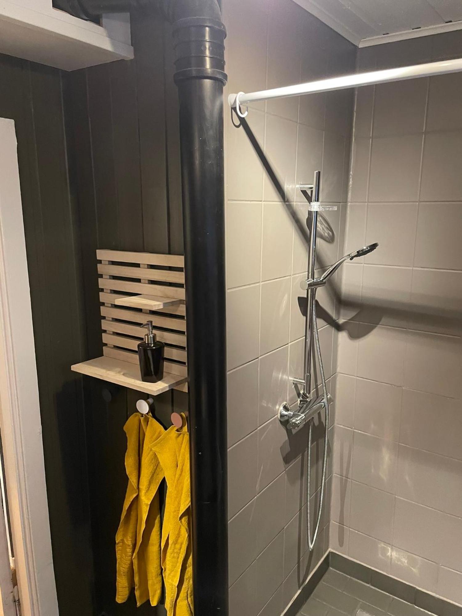 Centrally Located Apartment In Classic Townhouse Tromsø Eksteriør bilde