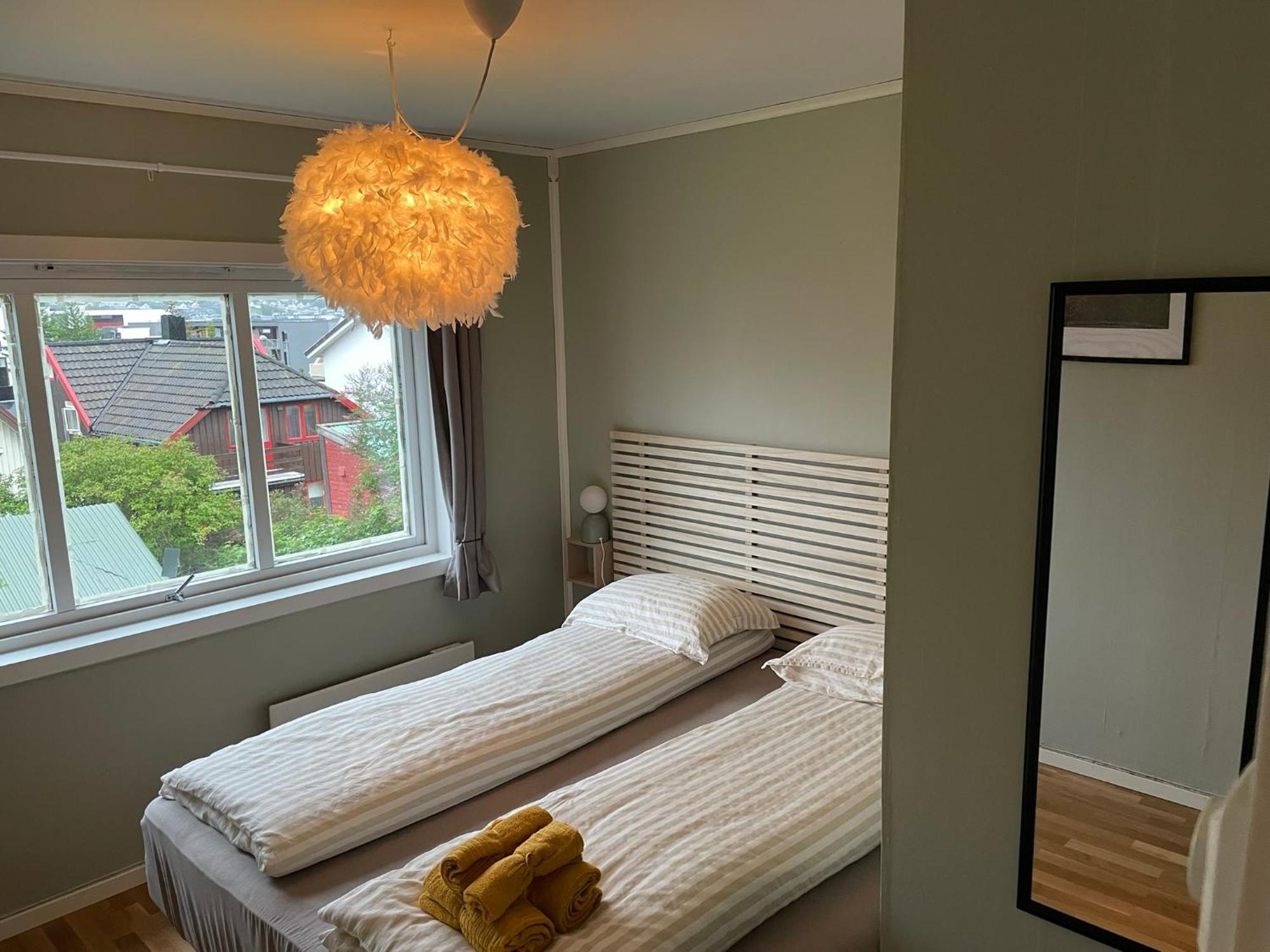 Centrally Located Apartment In Classic Townhouse Tromsø Eksteriør bilde